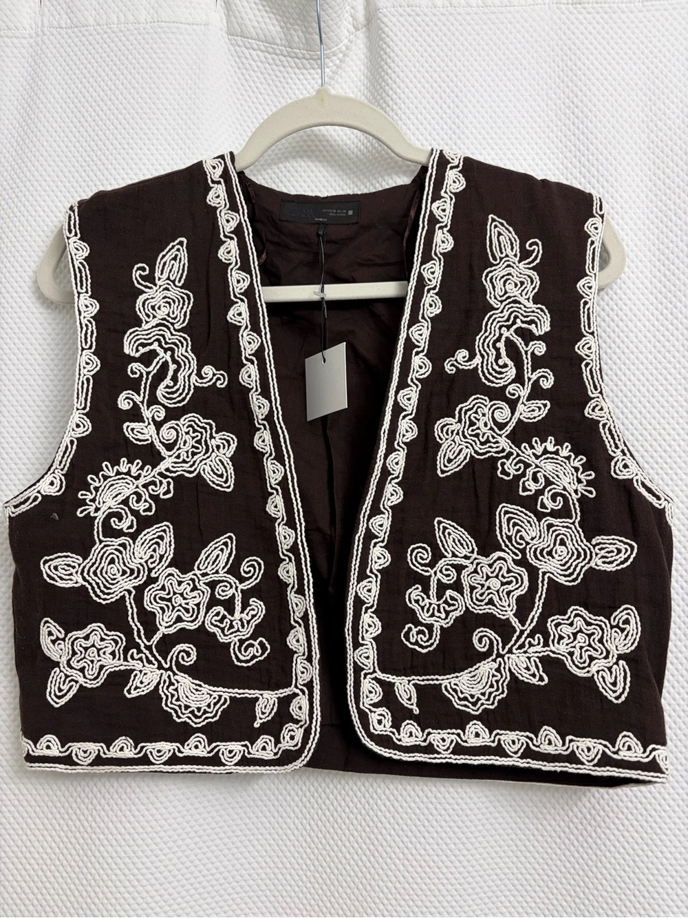 Zara Brown Sleeveless Cropped Top with White Trim/ vest/Size Medium